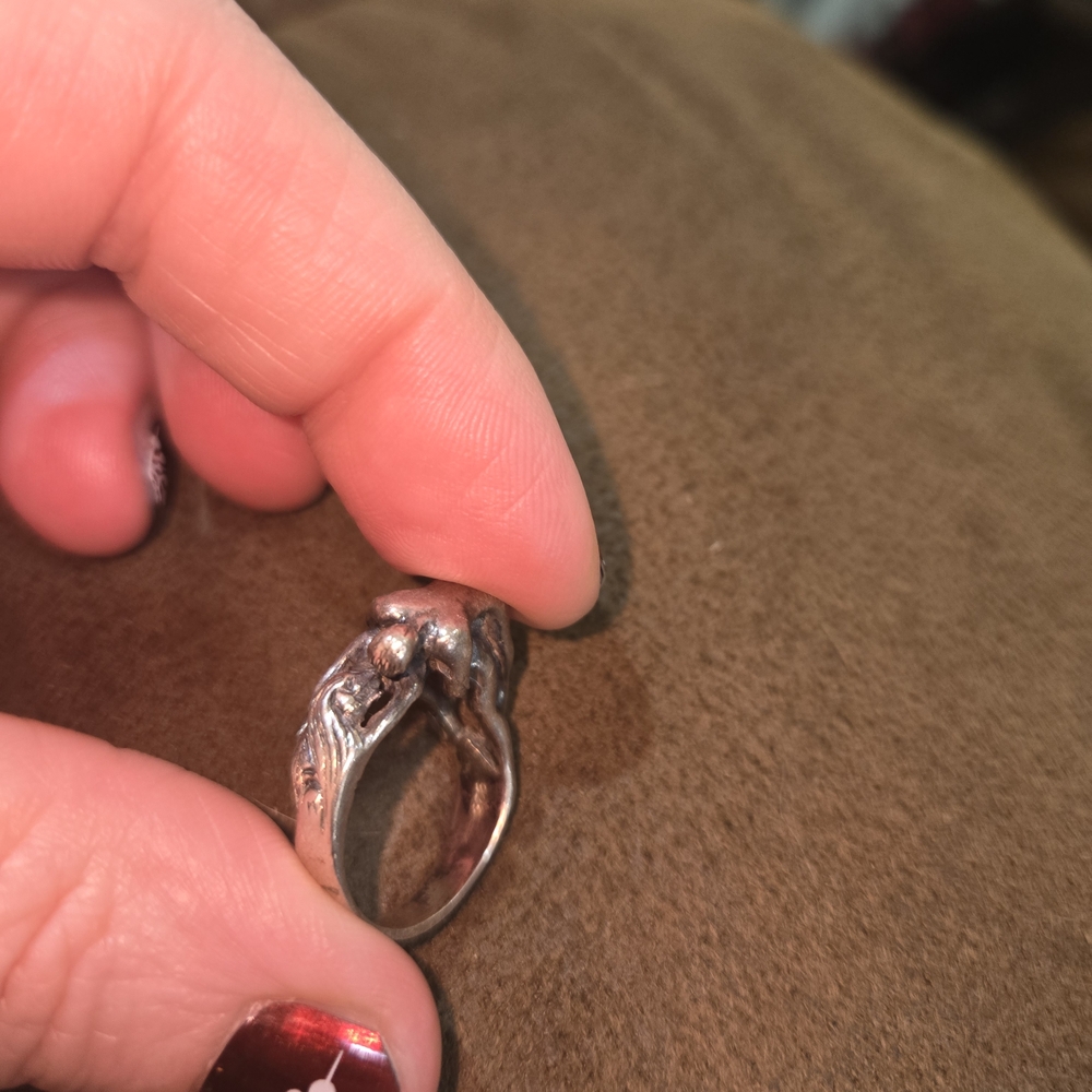 Elegant Silver Ring - image 2